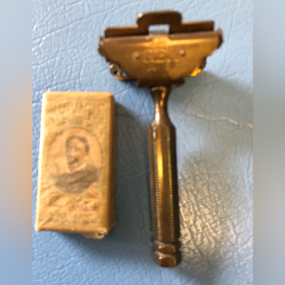 COPY - VTG GEM Junior Brass Single Edge Safety Razor & Sealed Pkg ofGillette Bl…